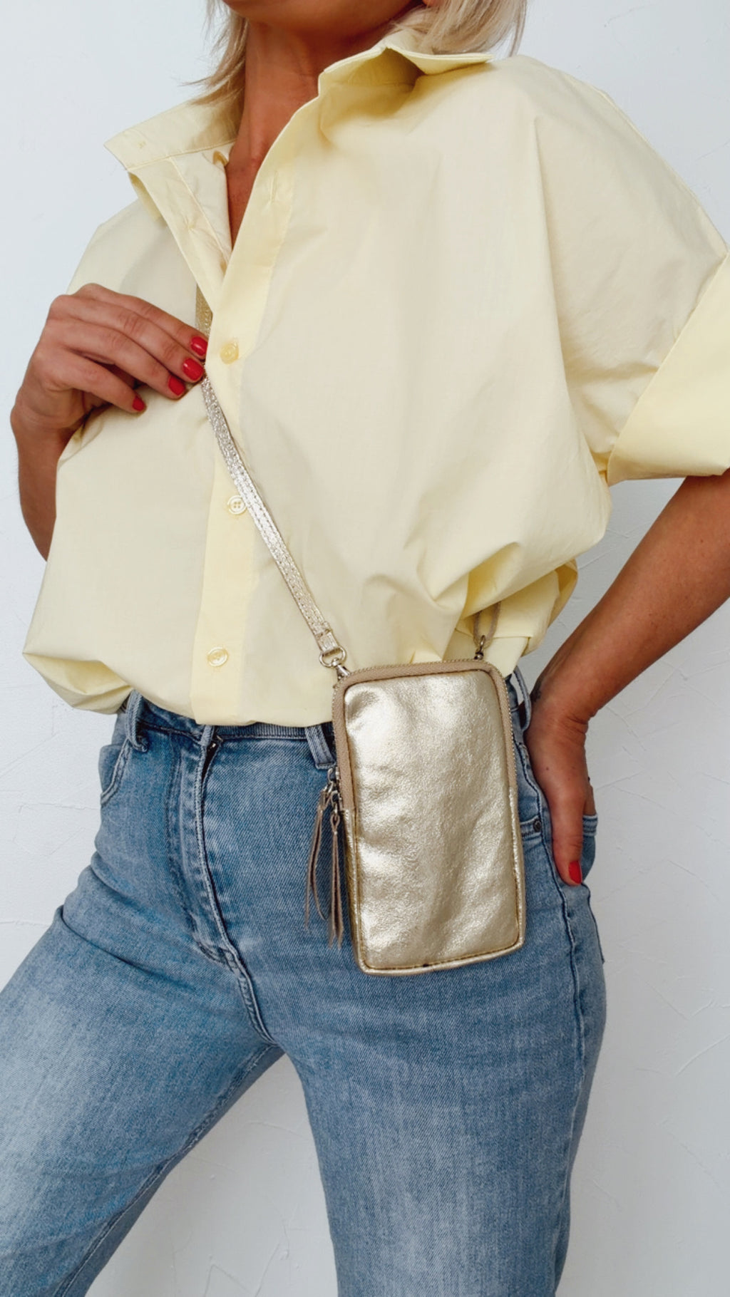 Pochette téléphone JEANNE en cuir italien doré